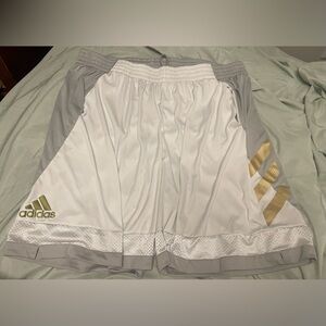 Adidas Men’s 4XL White and Gold Athletic Shorts with drawstring and pockets